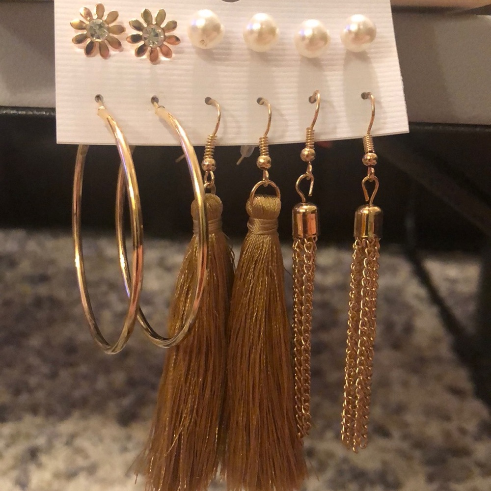 Gold and brown with pearl earring set.
